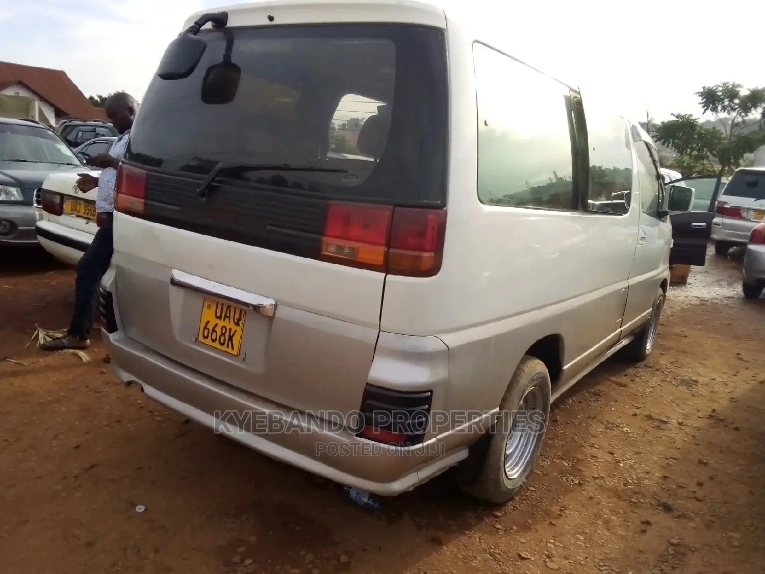 Nissan Elgrand 1999 White