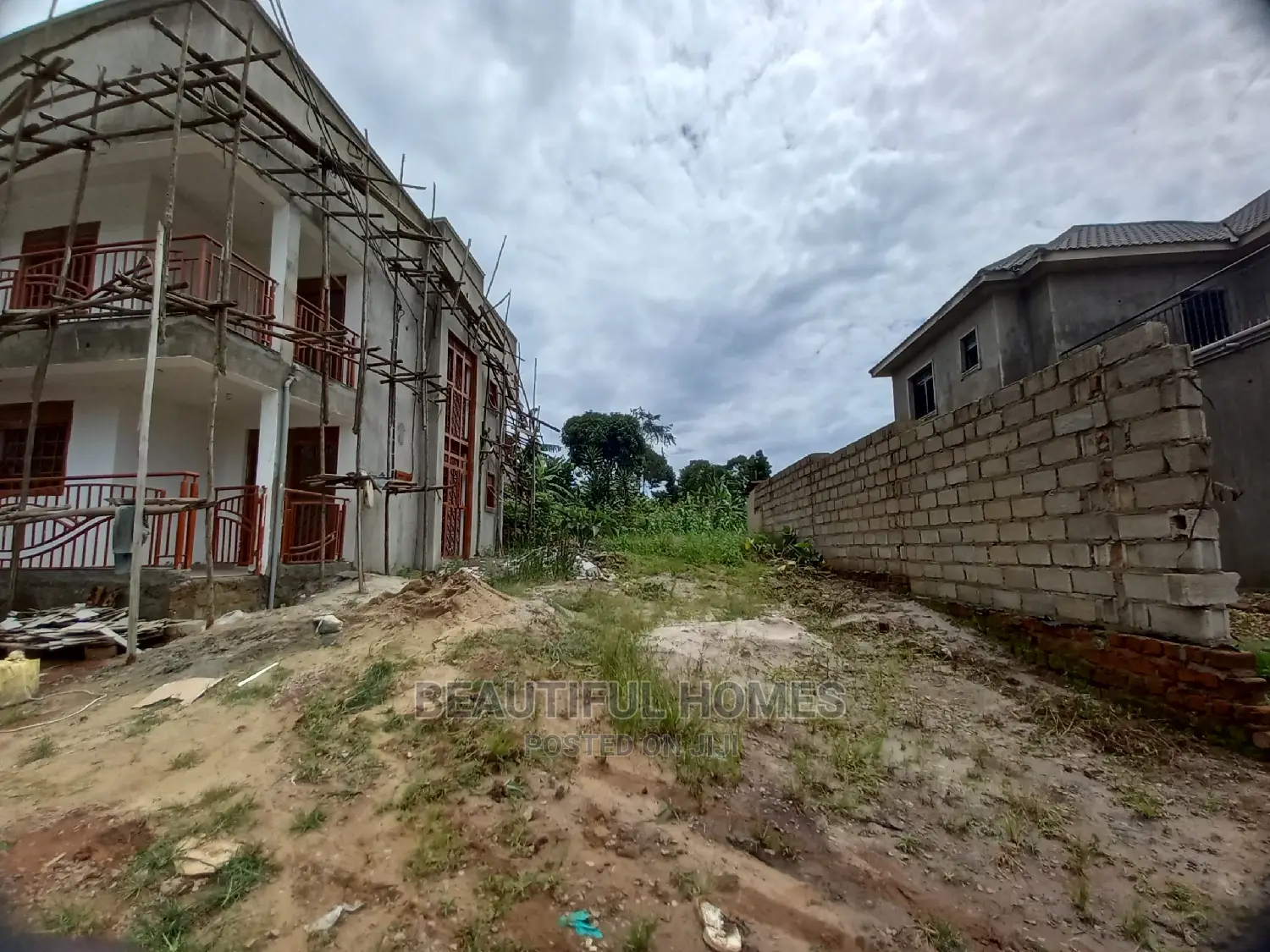 Kira 100*100 in Residential Neighborhood on Sell