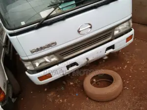 Hino 1990 in Good Condition