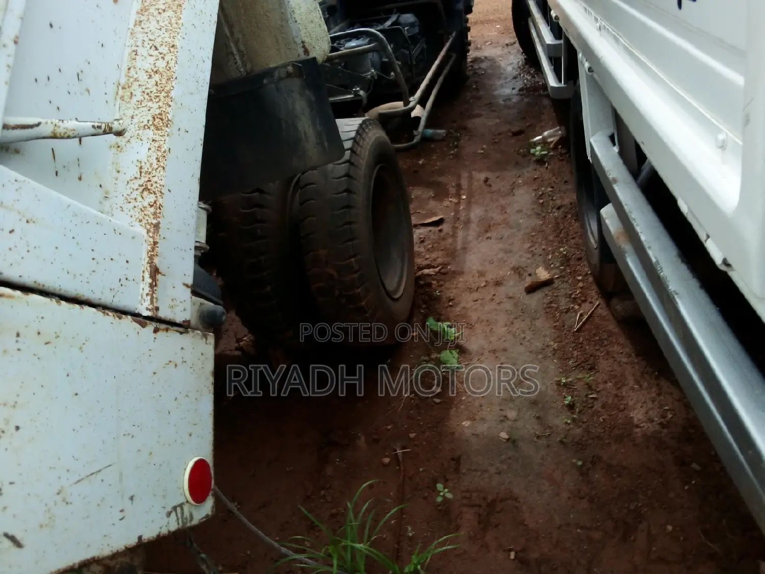 Hino 1990 in Good Condition