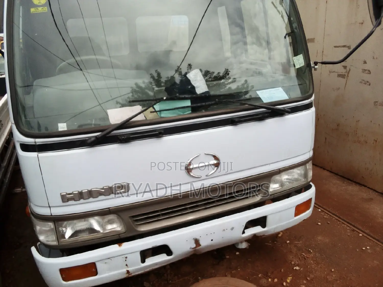 Hino 1990 in Good Condition