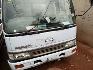 Hino 1990 in Good Condition