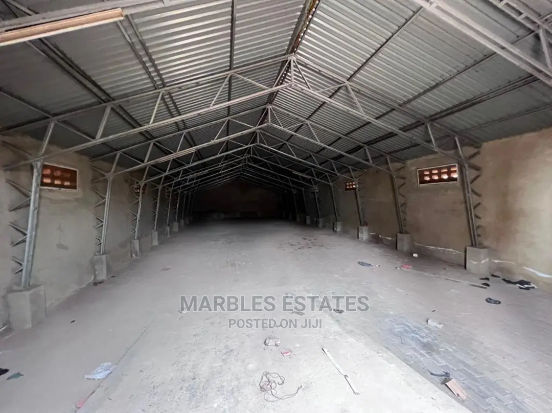 Warehouse for Rent in Industrial Area at $7