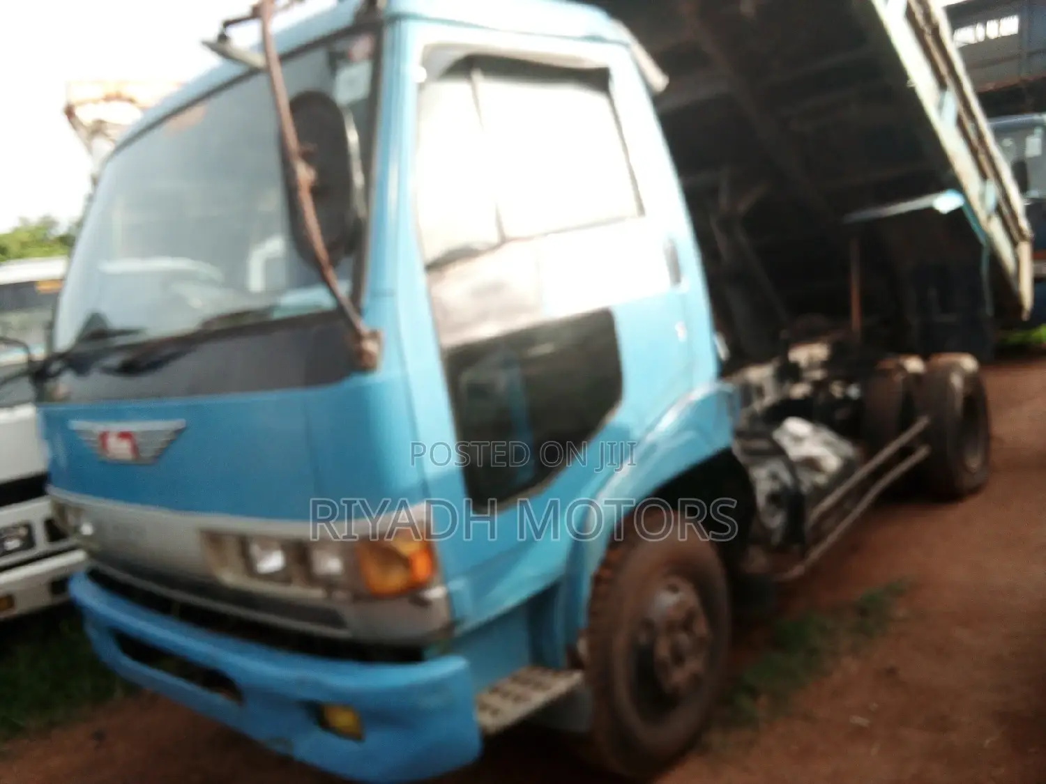 Hino Dumper