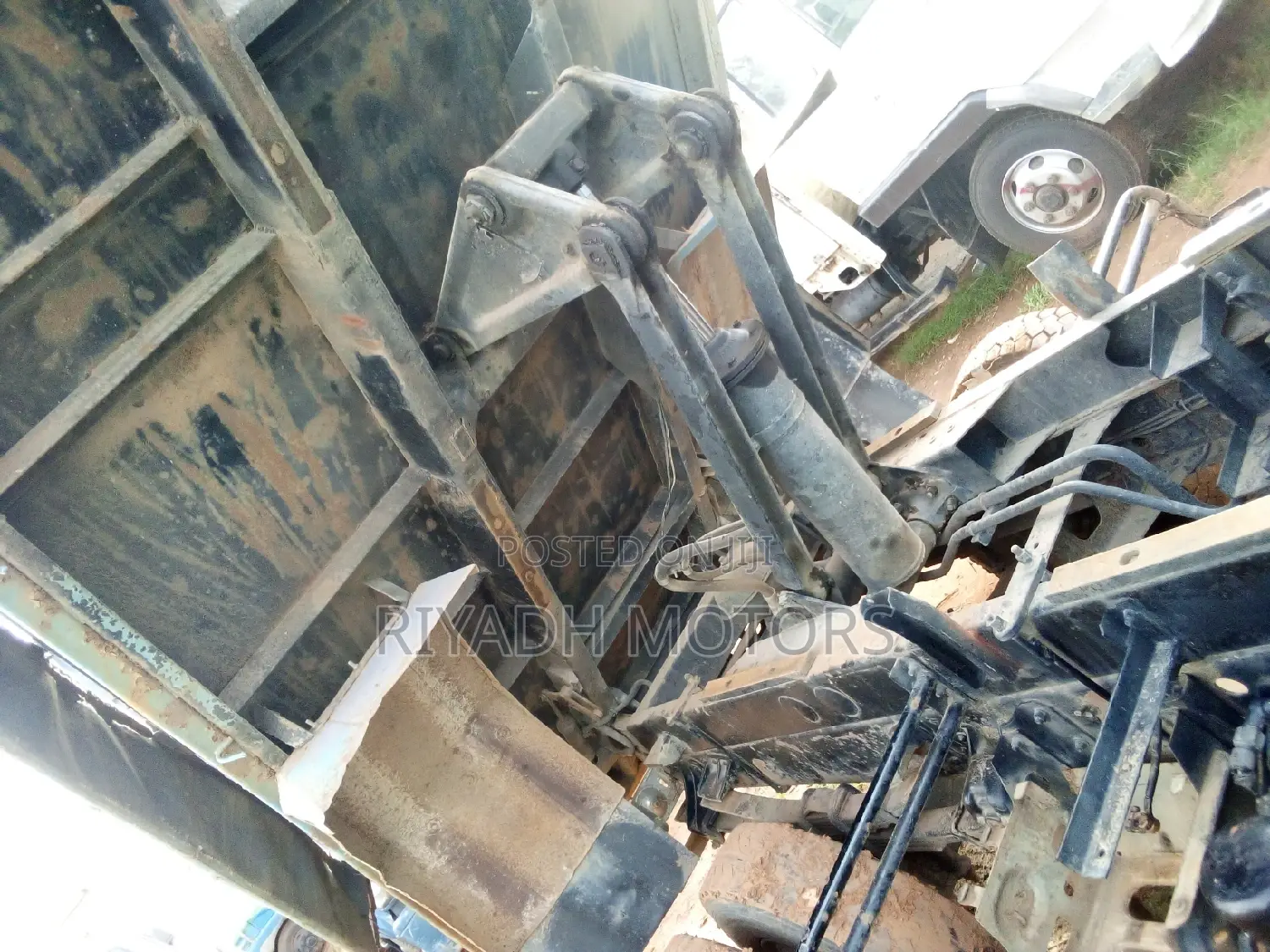 Hino Dumper