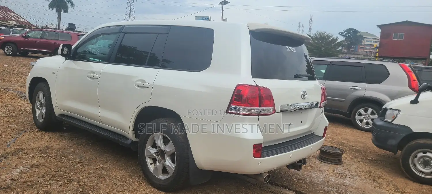 Toyota Land Cruiser 2009 White