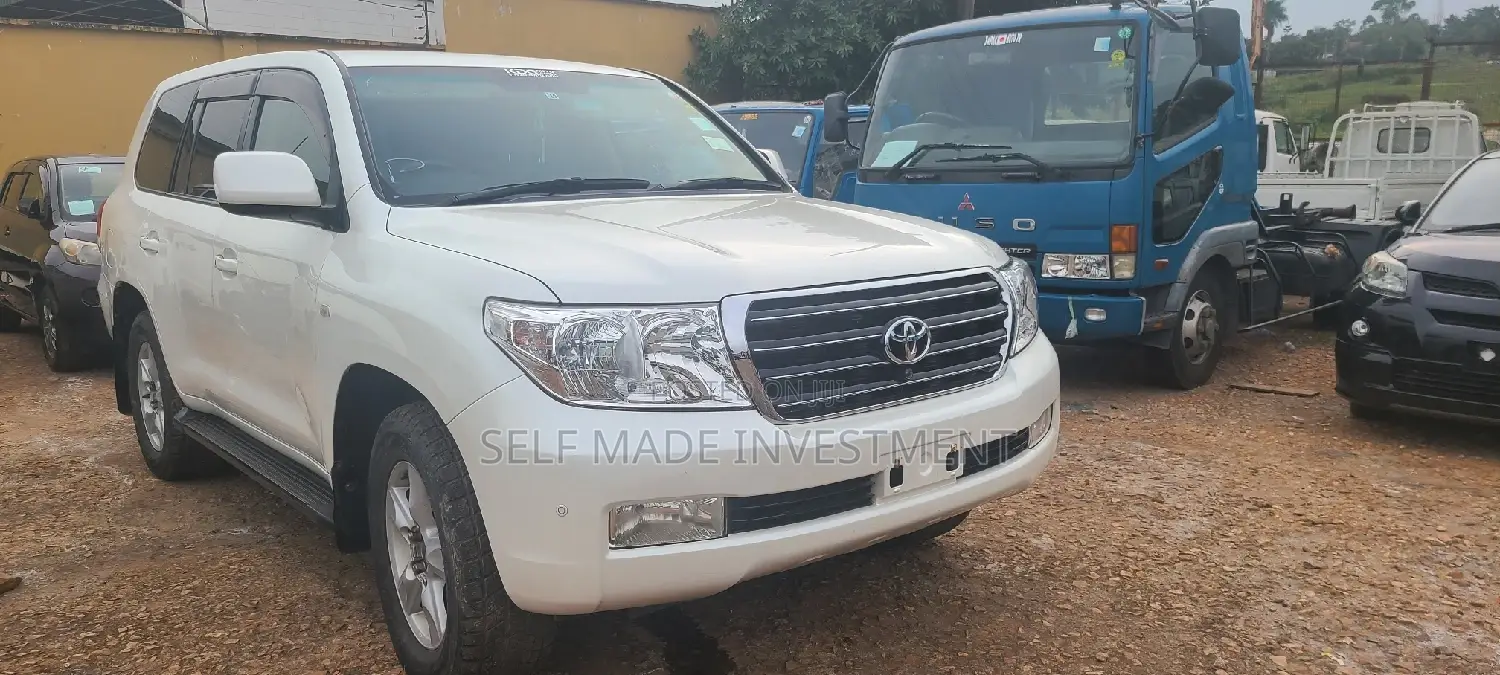 Toyota Land Cruiser 2009 White