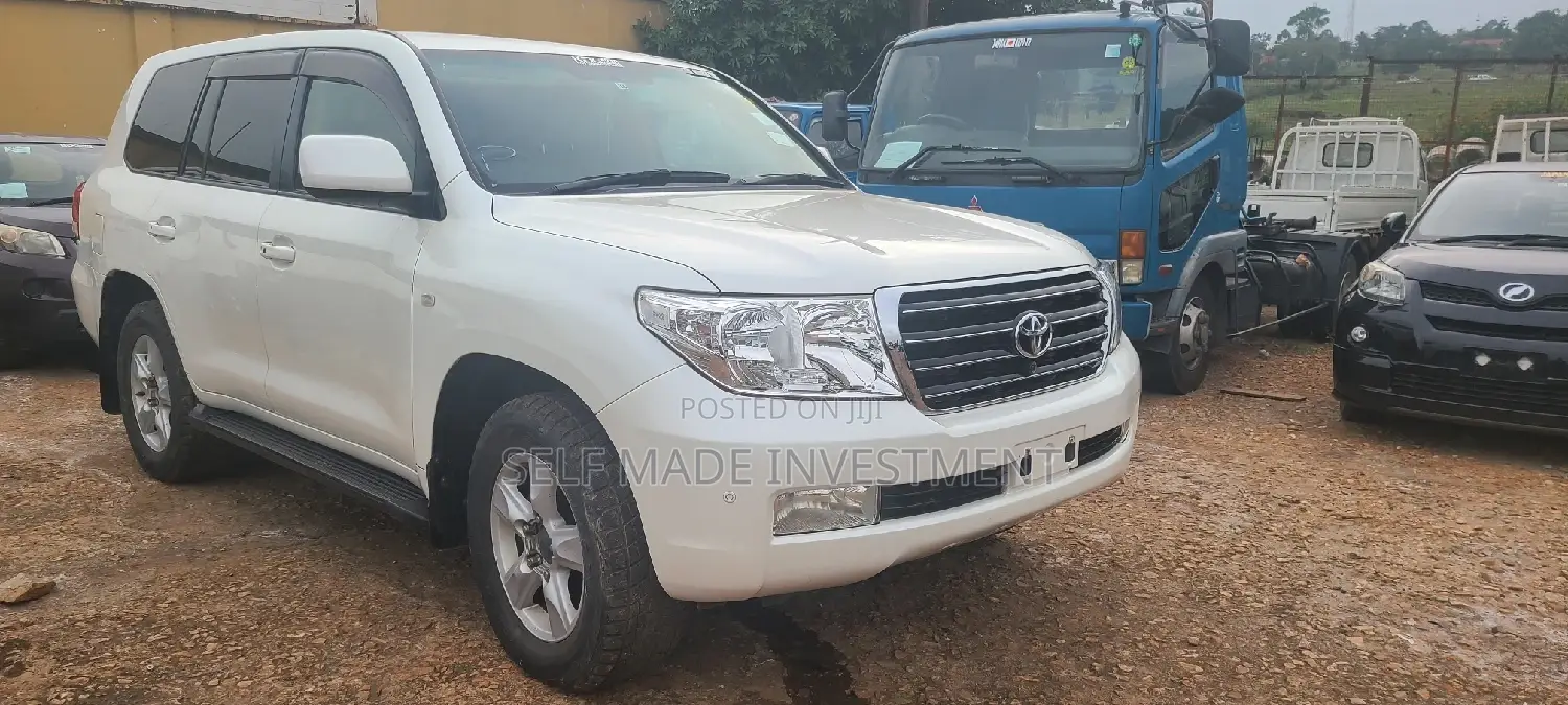 Toyota Land Cruiser 2009 White