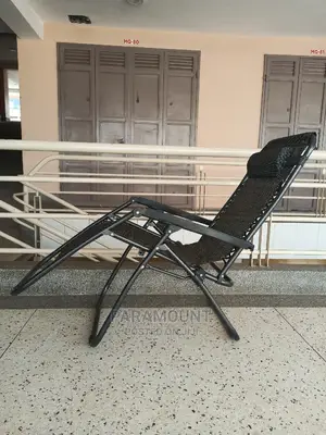 Zero Gravity Inclining Chair