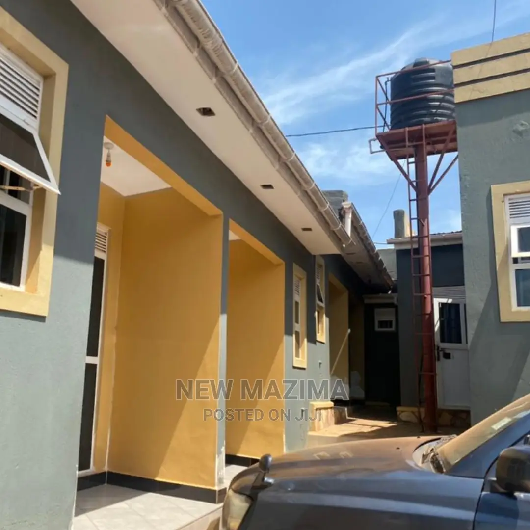 Three Star Hotel Forcedsale After Munyony With Private Title