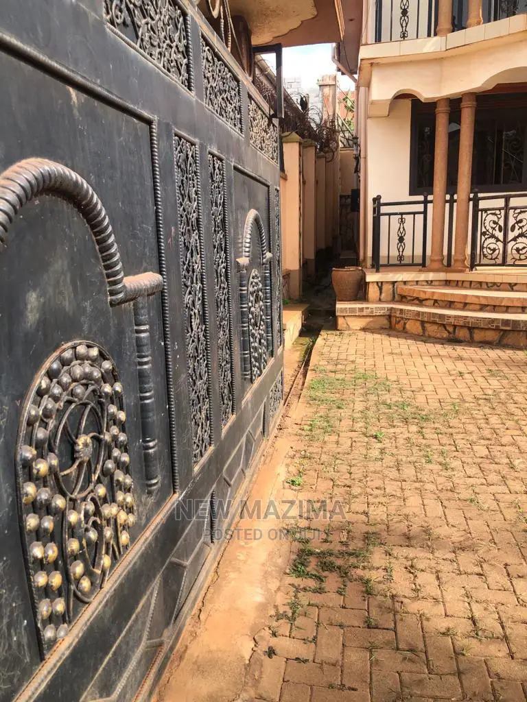 4bdrm Mansion in Makindye Heights, Division B for Sale
