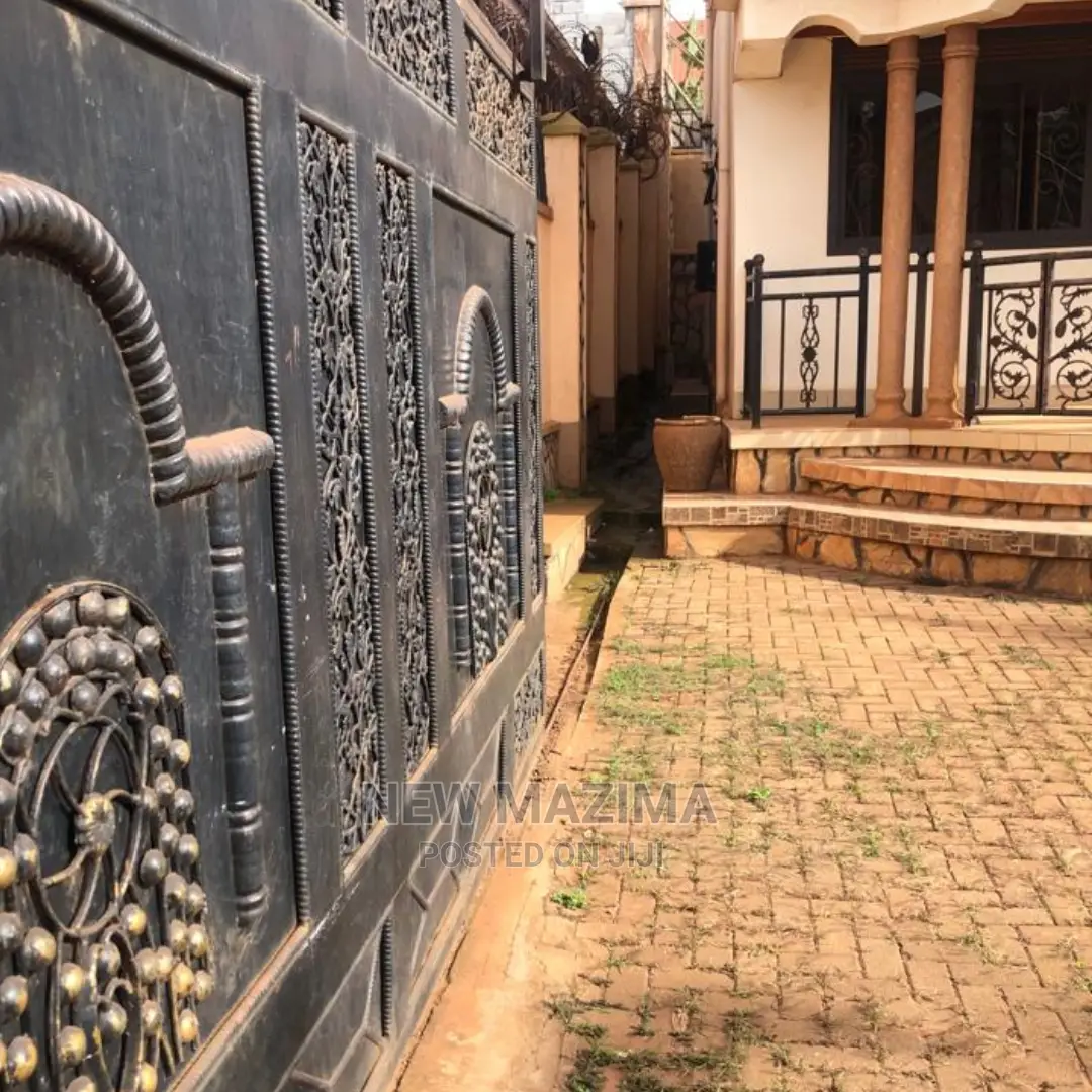 4bdrm Mansion in Makindye Heights, Division B for Sale