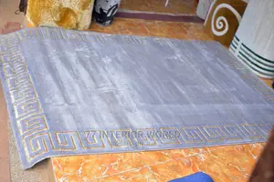 Center Carpets