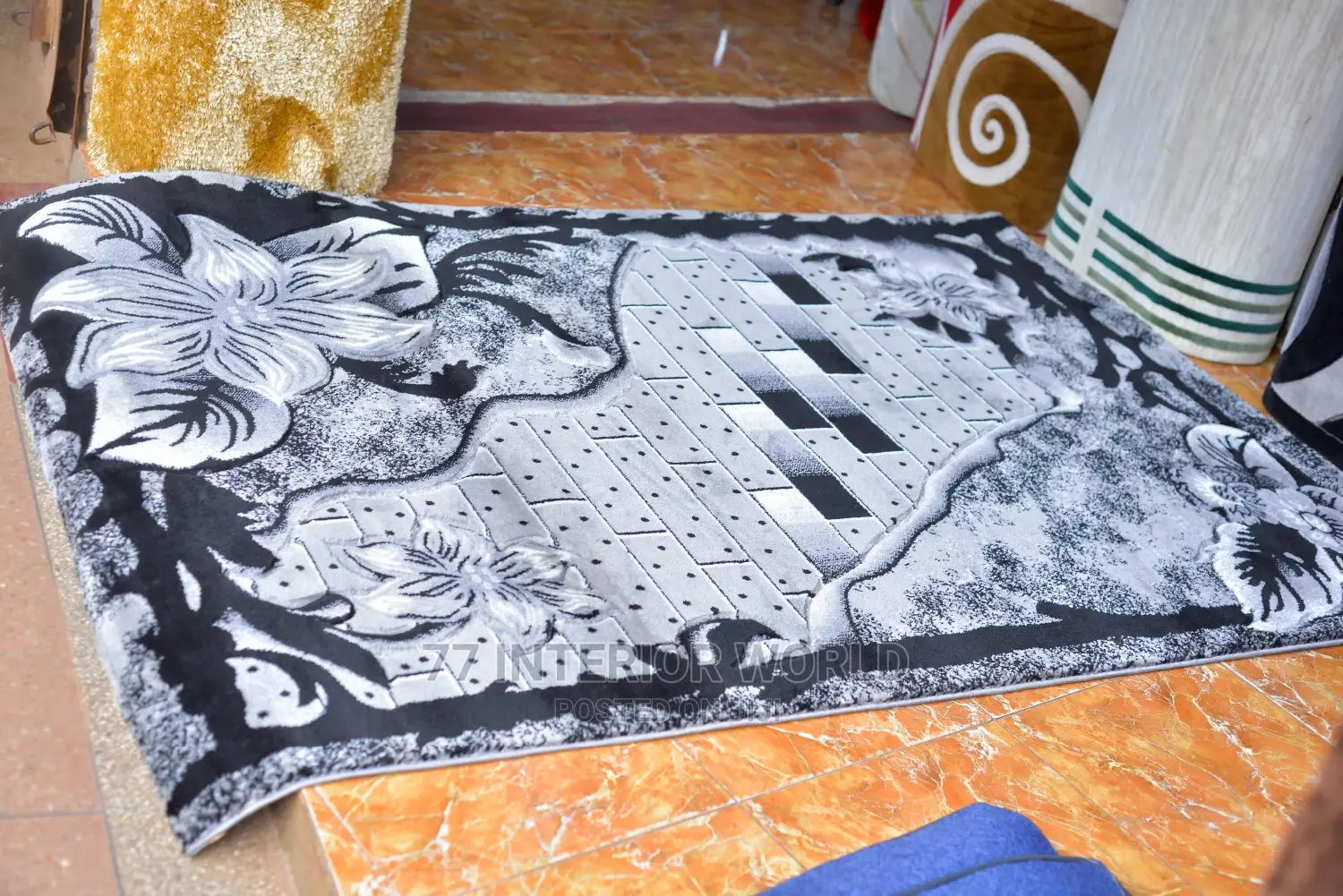 Center Carpets