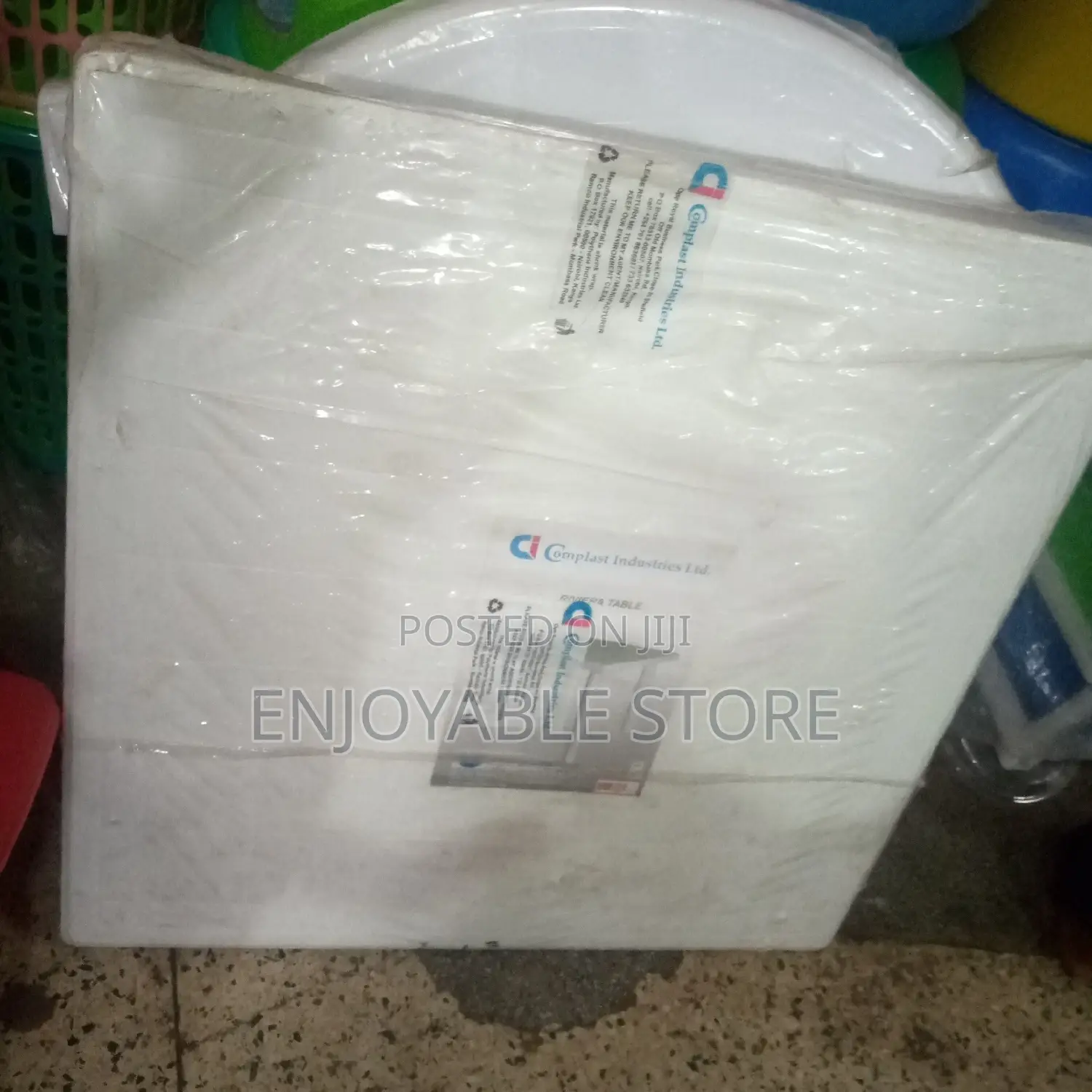 Plastic Complast Square Table