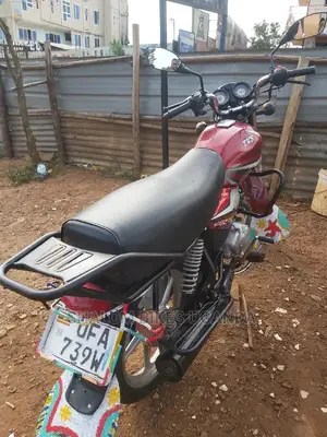 New TVS Zeppelin 220 2021 Red