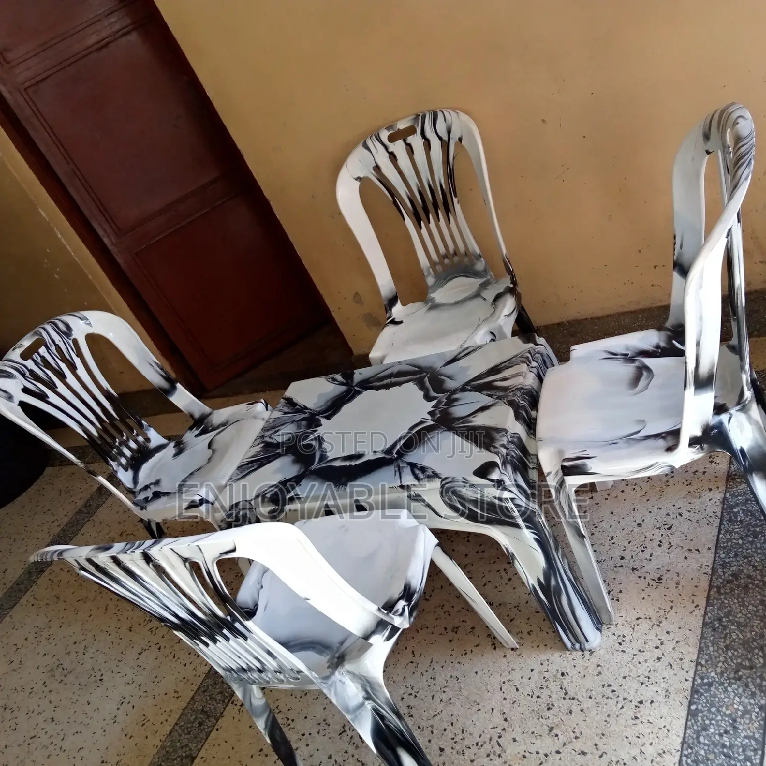 Plastic Set of Table and 4 Armless Chairs