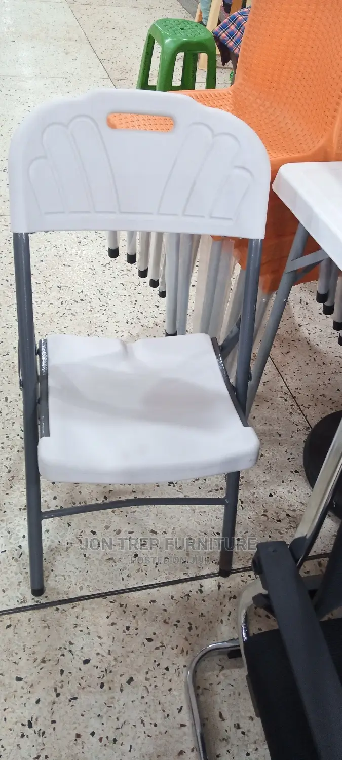 Plastic Restaurant Chair Foredable.