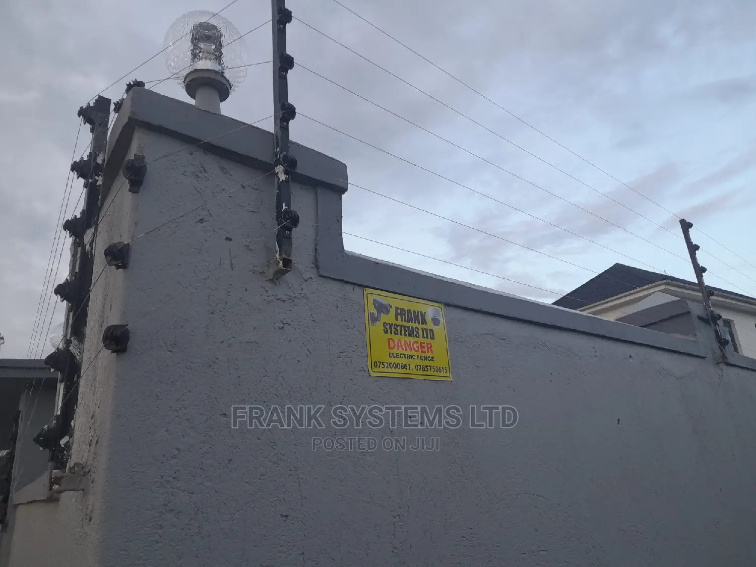Electric Fence System With High Tense Wires