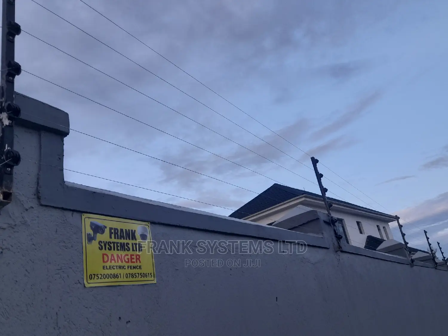 Electric Fence System With High Tense Wires