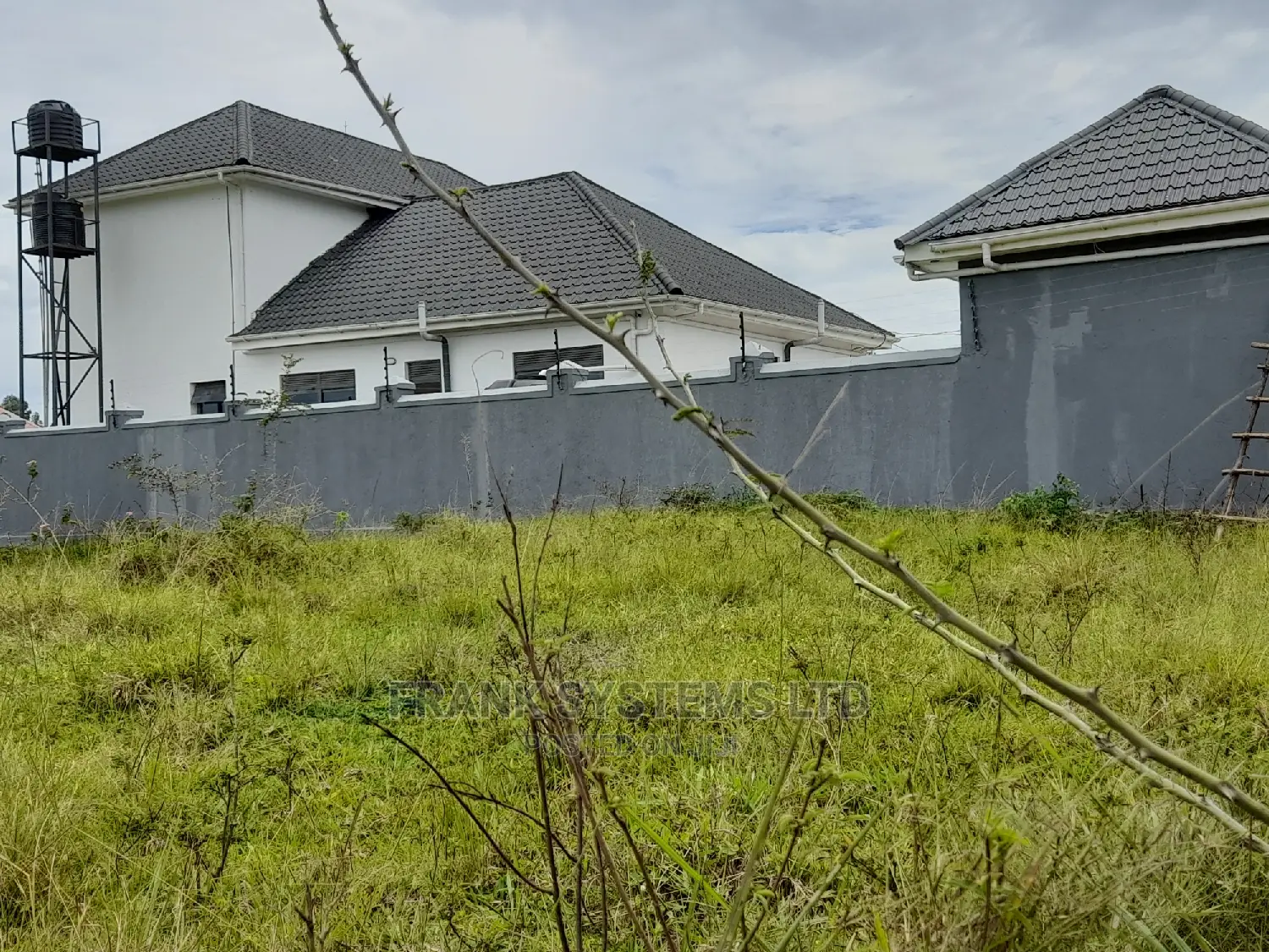 Electric Fence System With High Tense Wires