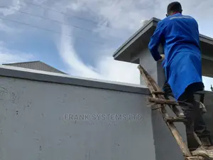 Electric Fence System With High Tense Wires