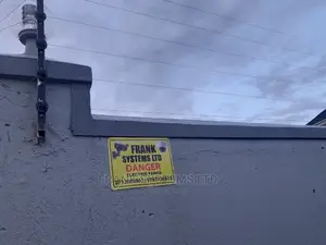 Electric Fence System With High Tense Wires