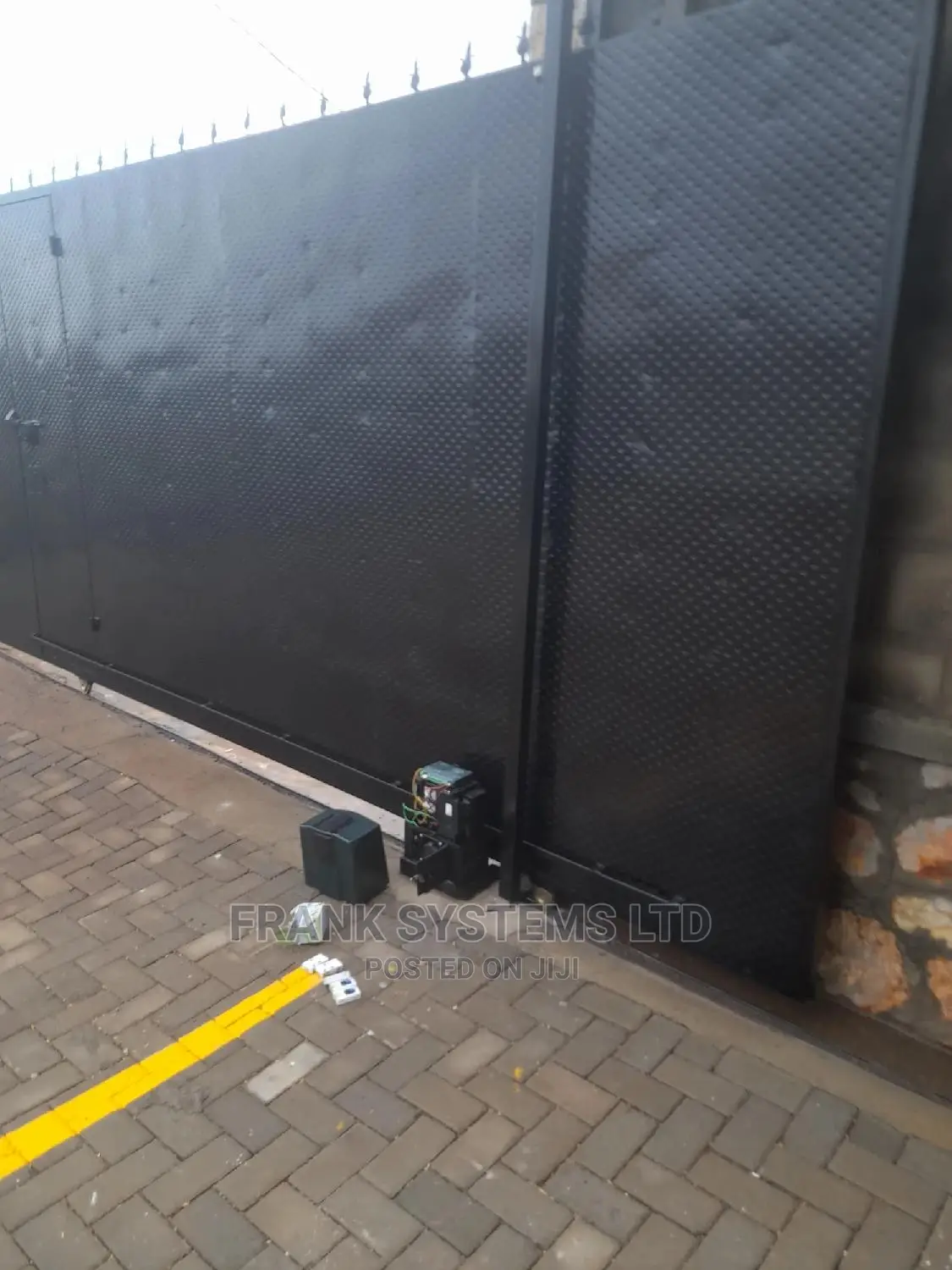 Automatic Sliding Gate System. Evo D5