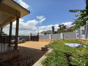 Furnished 4bdrm Bungalow in Kira Posh for Sale