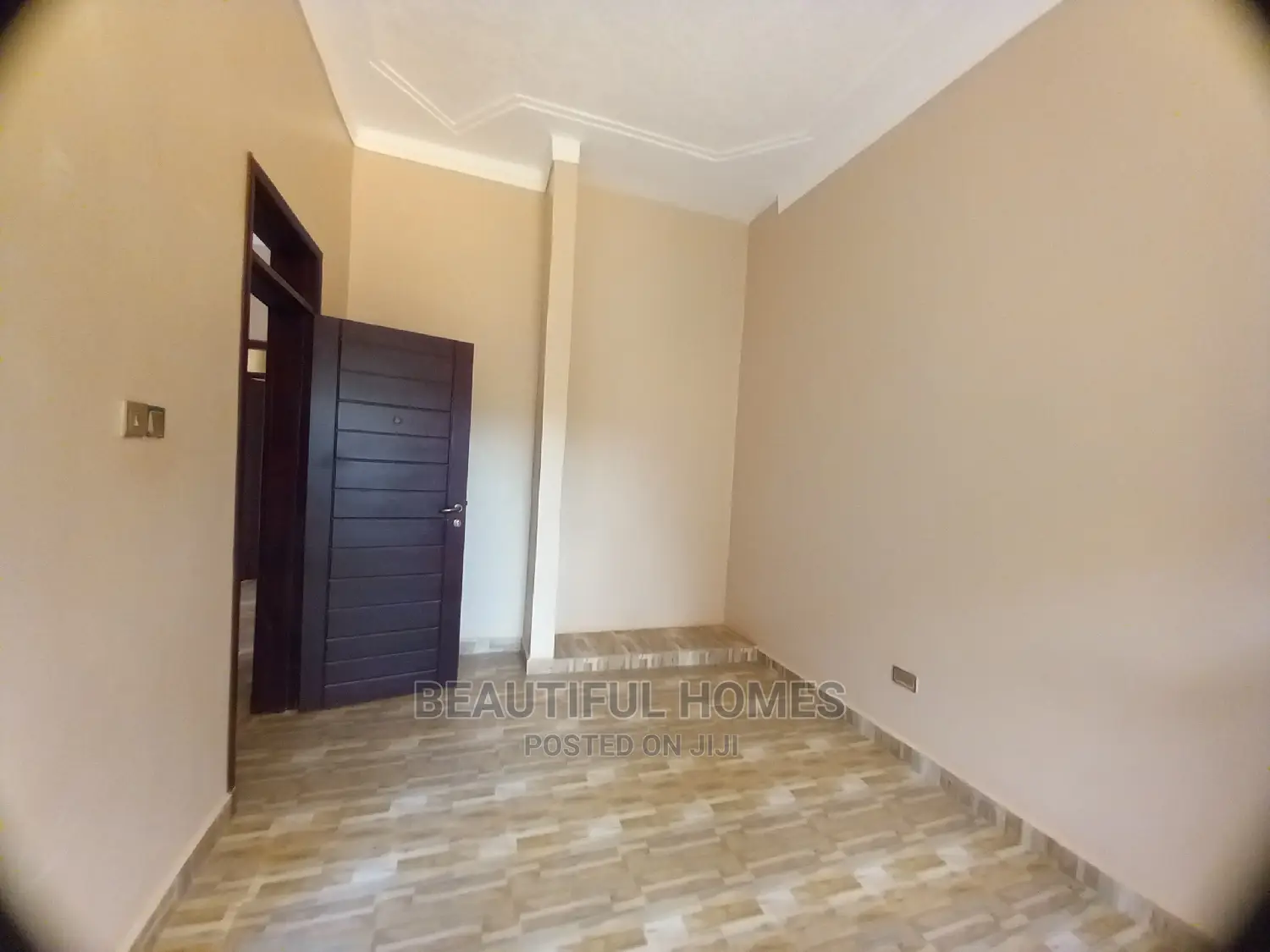 Furnished 4bdrm Mansion in Kira Tarmacked for Sale