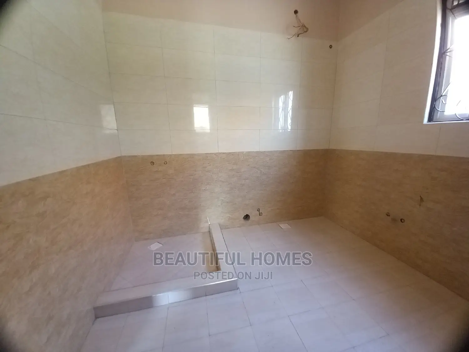 Furnished 4bdrm Maisonette in Kira Corporate for Sale