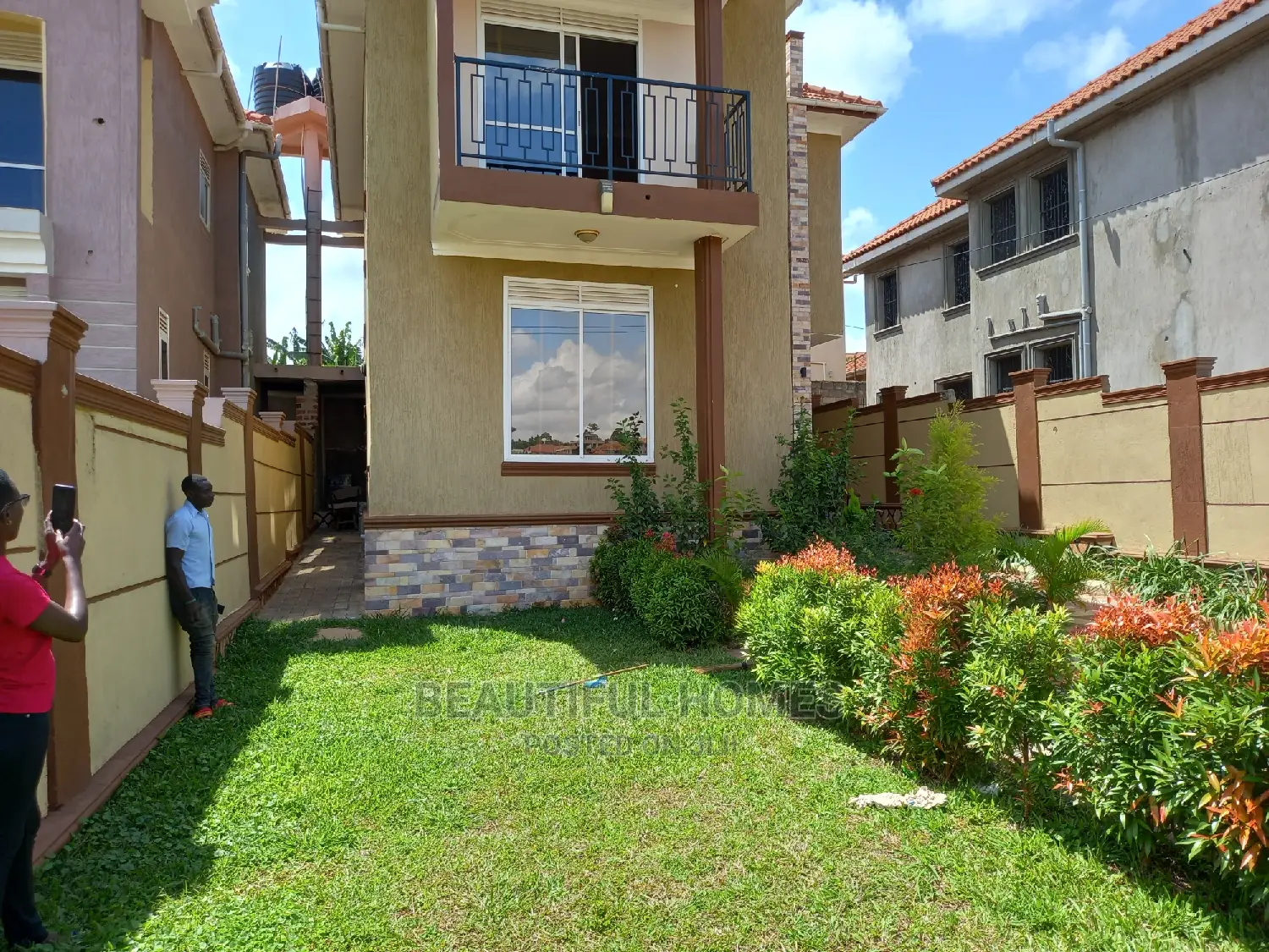 Furnished 4bdrm House in Kira Prestigious for Sale