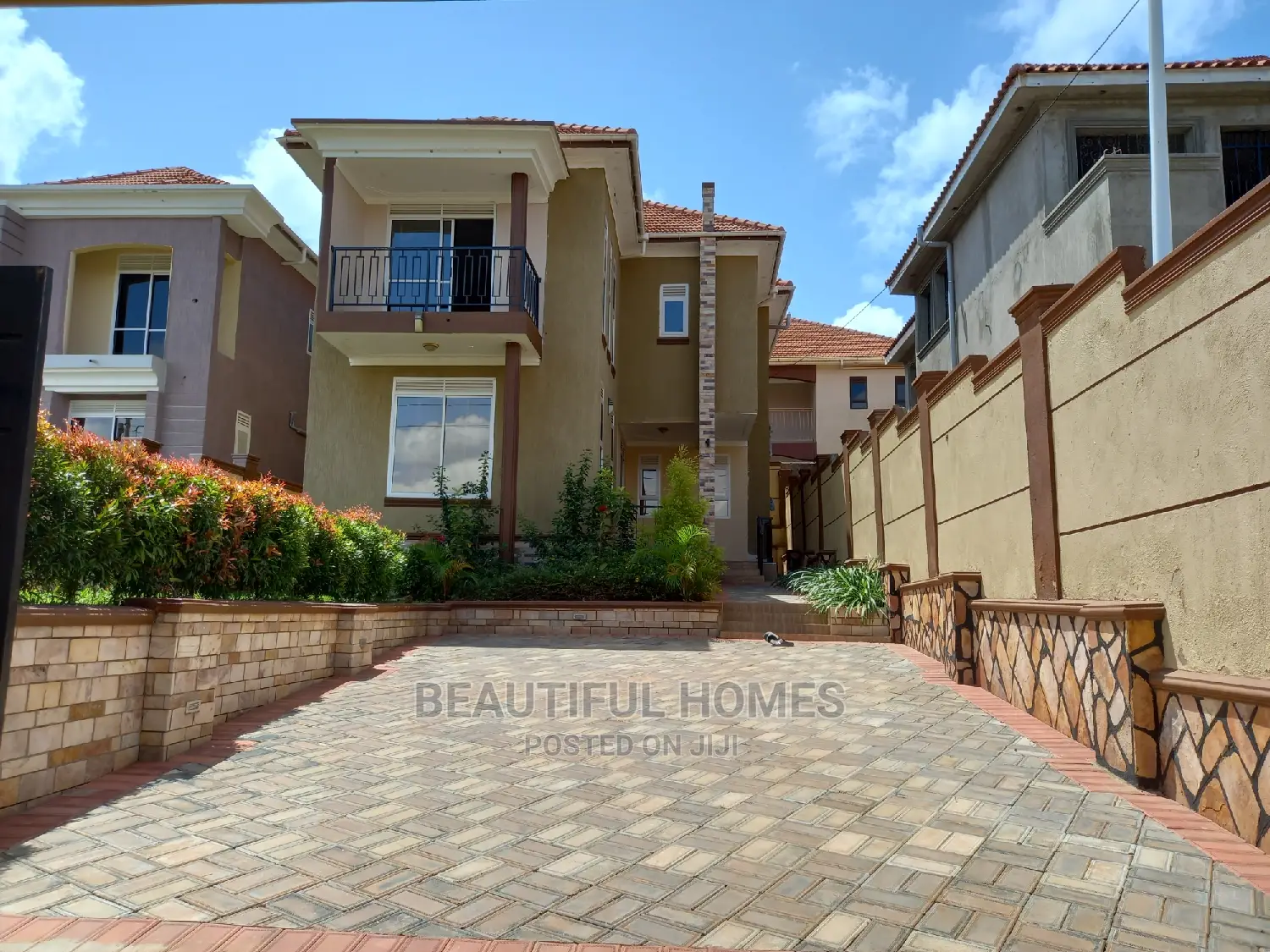 Furnished 4bdrm Duplex in Kira Ministers for Sale