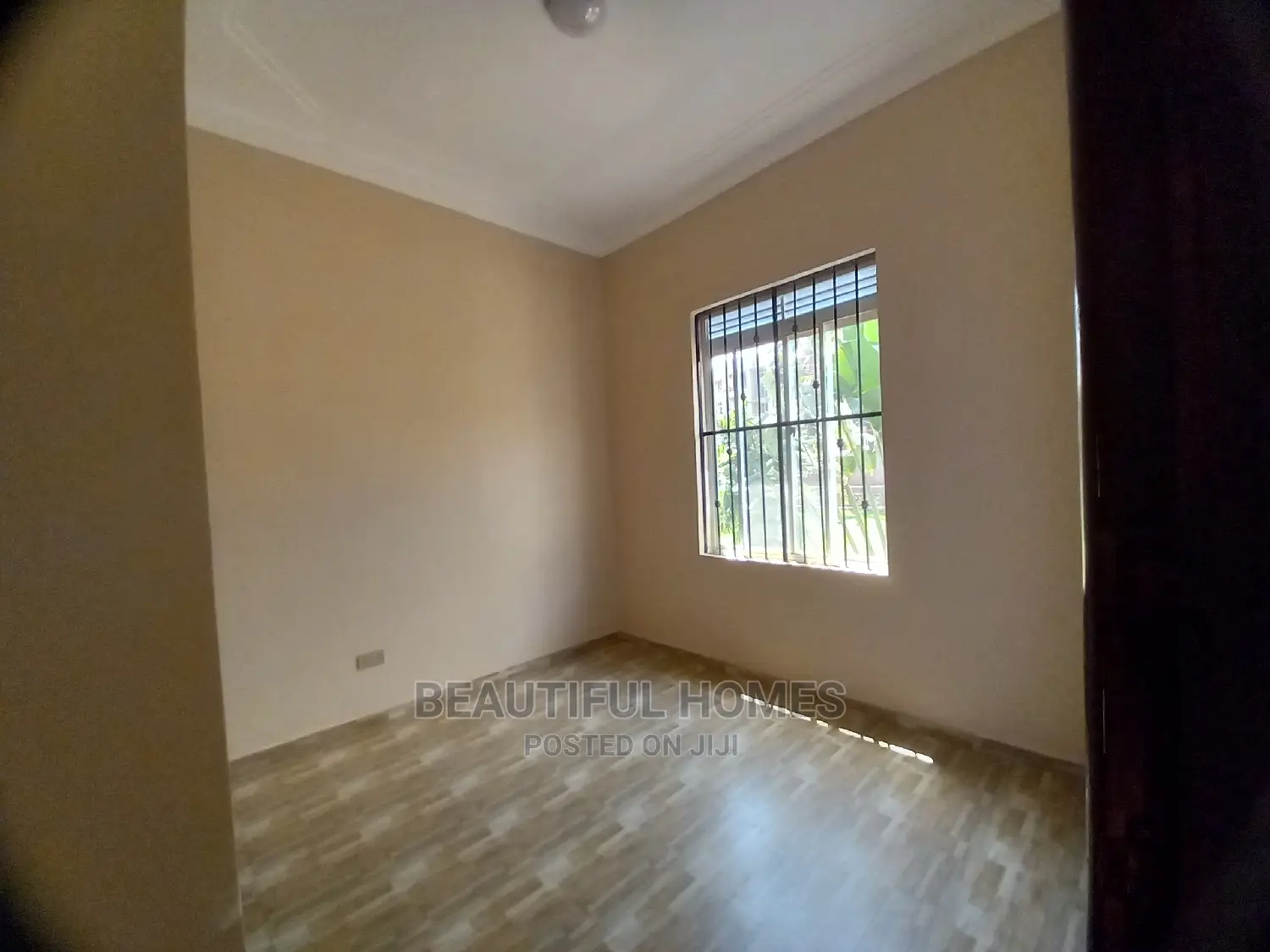 Furnished 4bdrm Mansion in Kira Rich for Sale