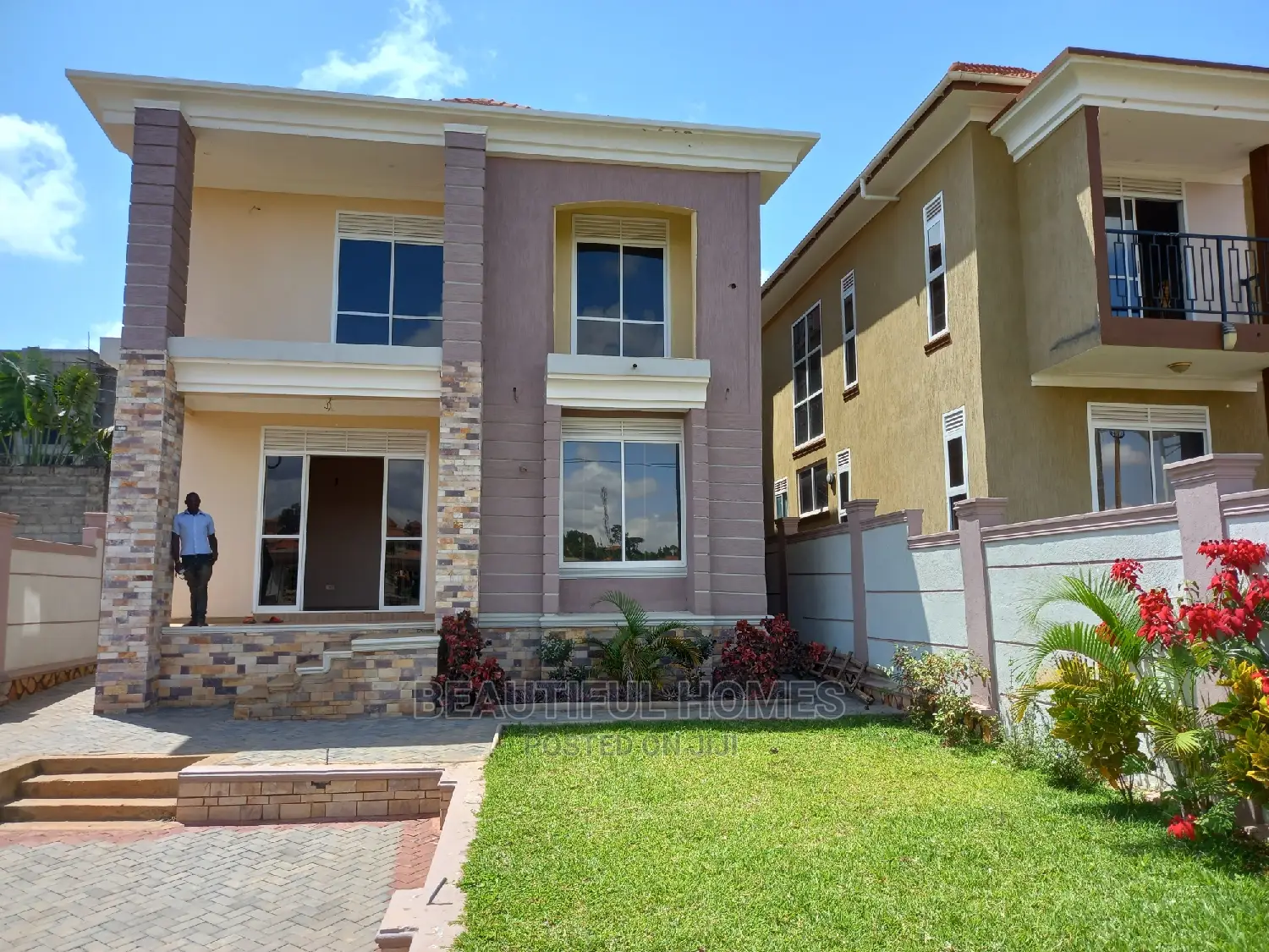 Furnished 4bdrm Mansion in Kira Posh Estate for Sale