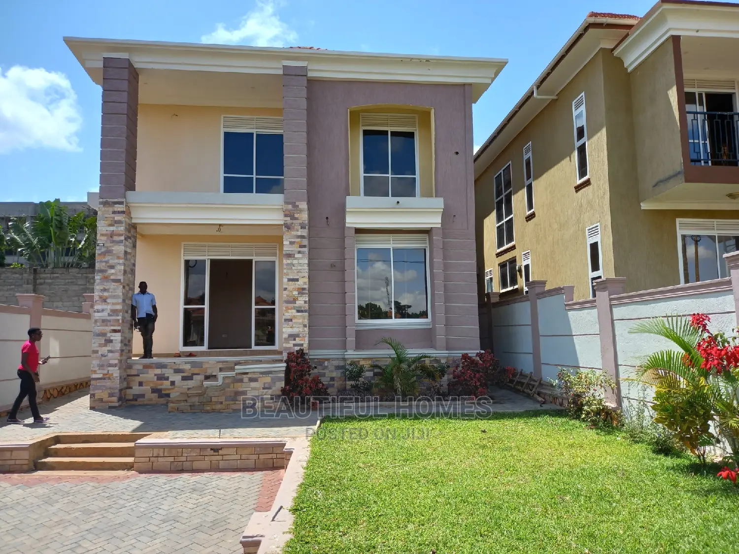 Furnished 4bdrm Mansion in Kira Posh Estate for Sale