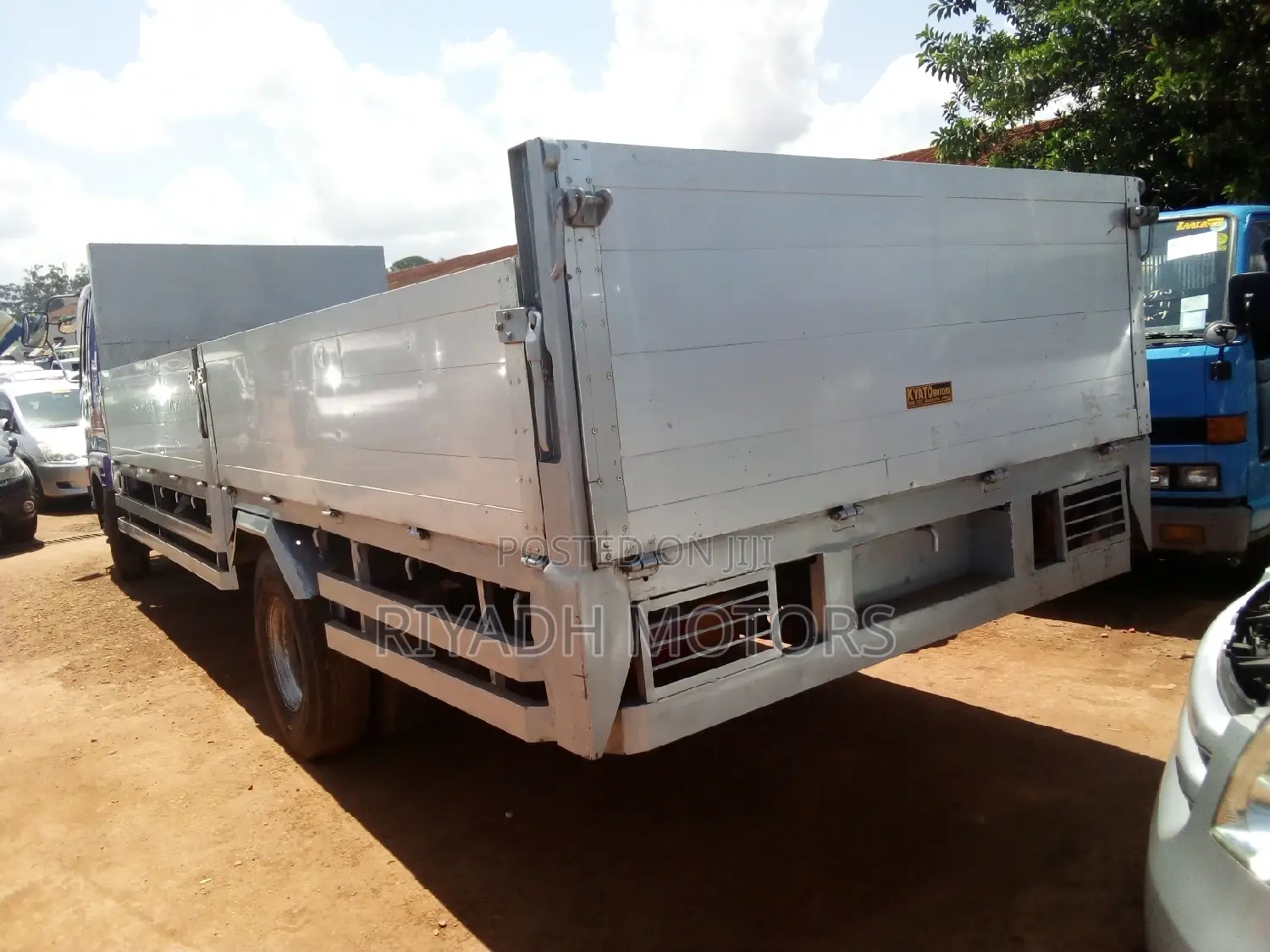 Fuso Baby Face Truck 2001