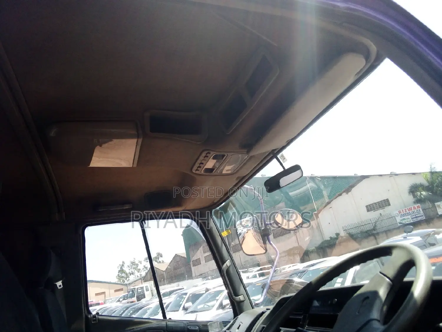 Fuso Baby Face Truck 2001