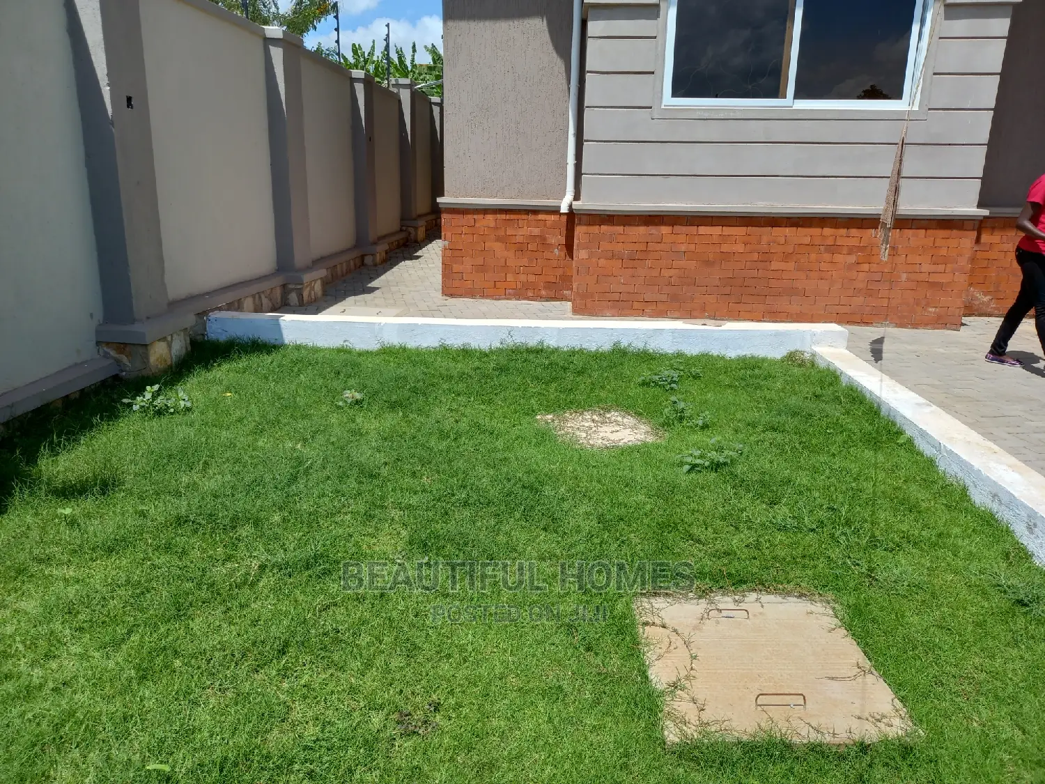 Furnished 4bdrm House in Kira Mamerito for Sale