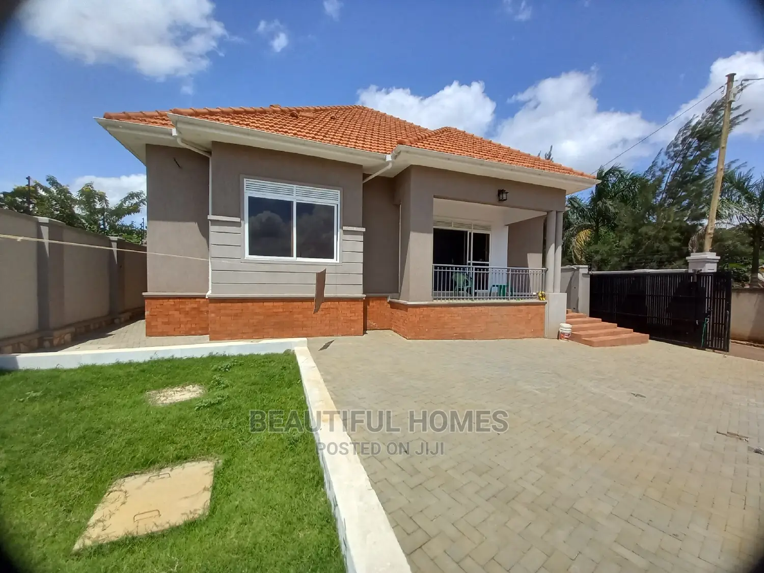 Furnished 4bdrm Bungalow in Kira Corporate for Sale