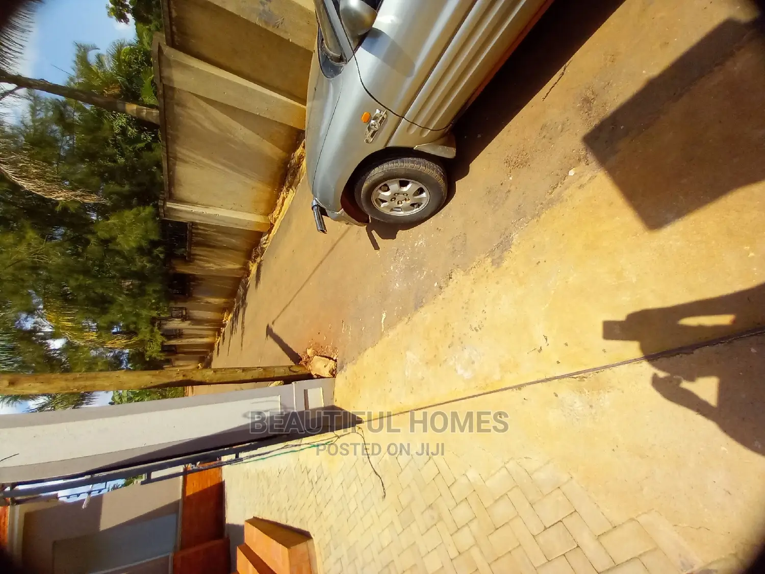 Furnished 4bdrm Bungalow in Kira for Sale