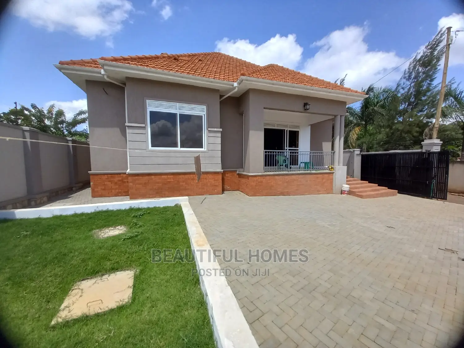 Furnished 4bdrm House in Kira for Sale