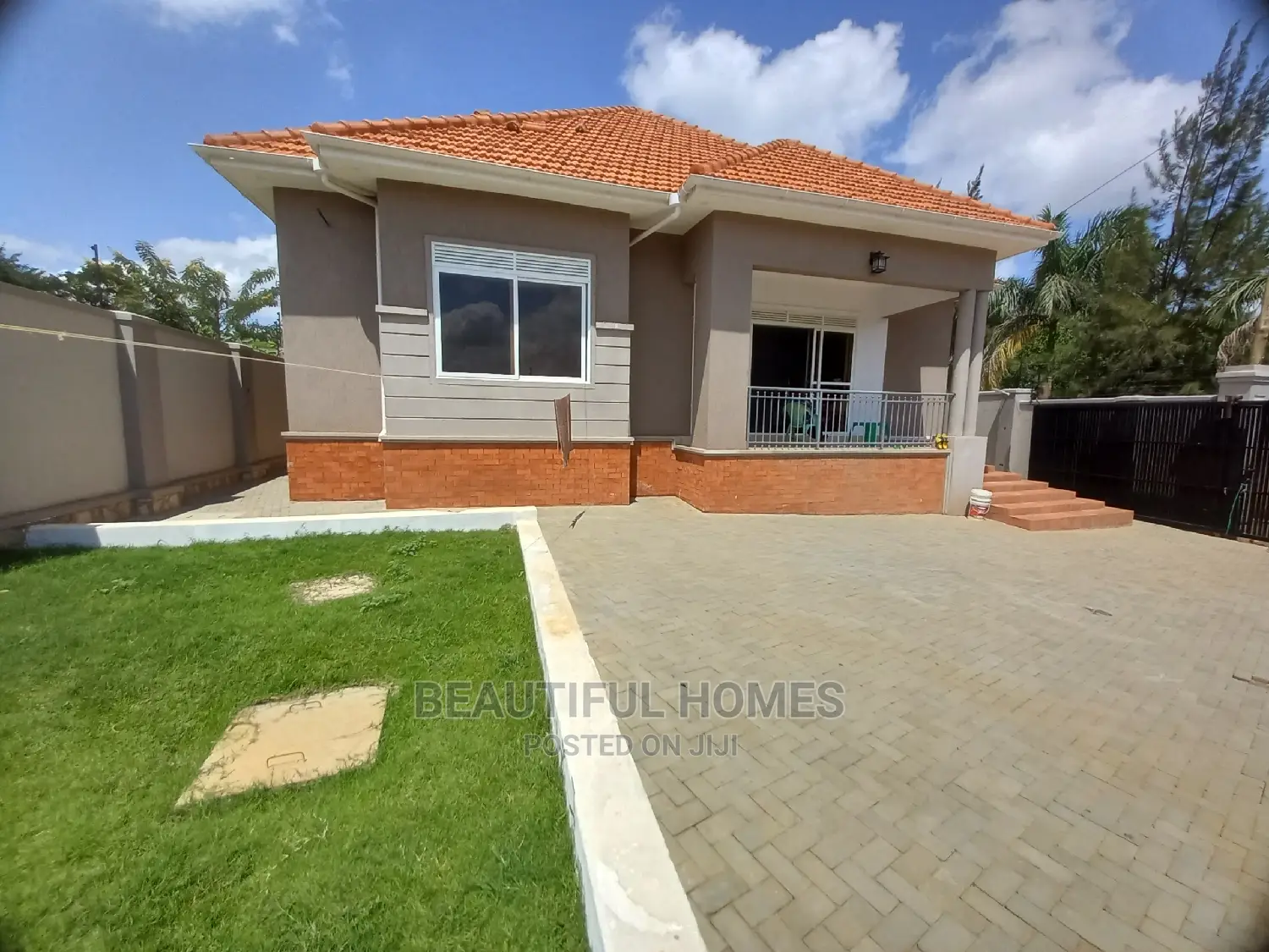 Furnished 4bdrm Maisonette in Kira for Sale