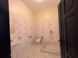 3bdrm Apartment in Muyenga, Central Division for Sale