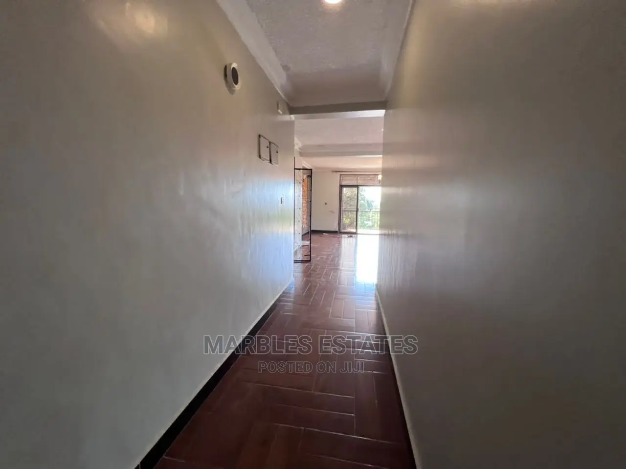 3bdrm Apartment in Muyenga, Central Division for Sale