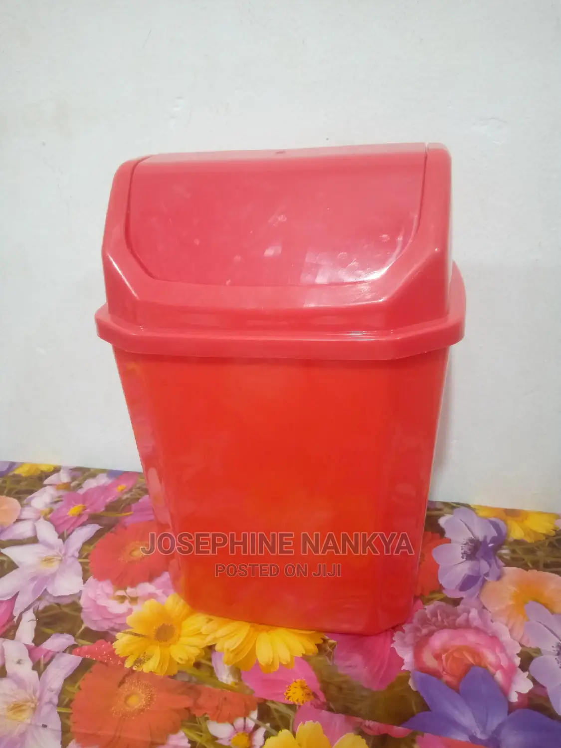 Mukwano Swing Dustbin 10ltr Red Colour