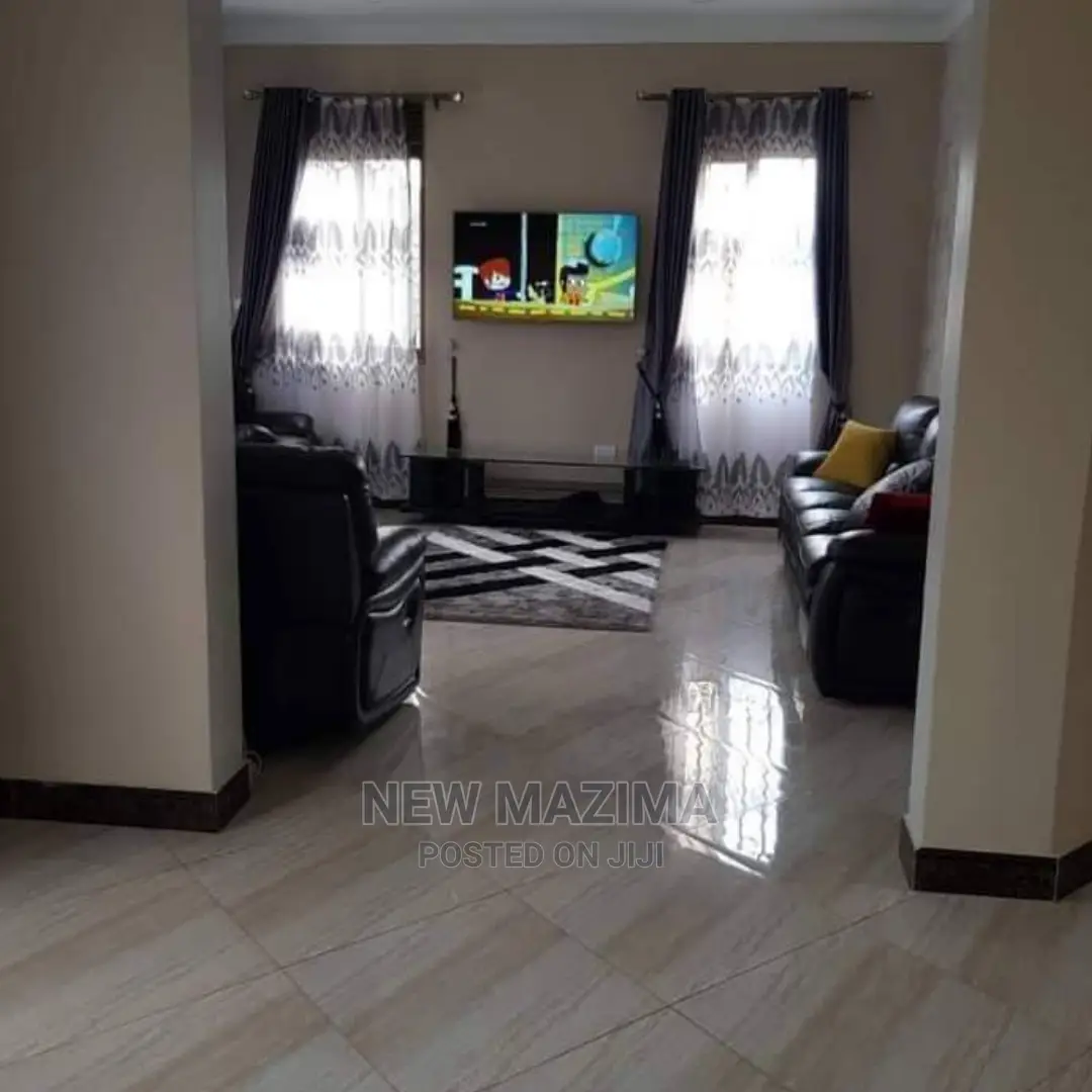 5bdrm Mansion in Buziga Heights, Division B for Sale