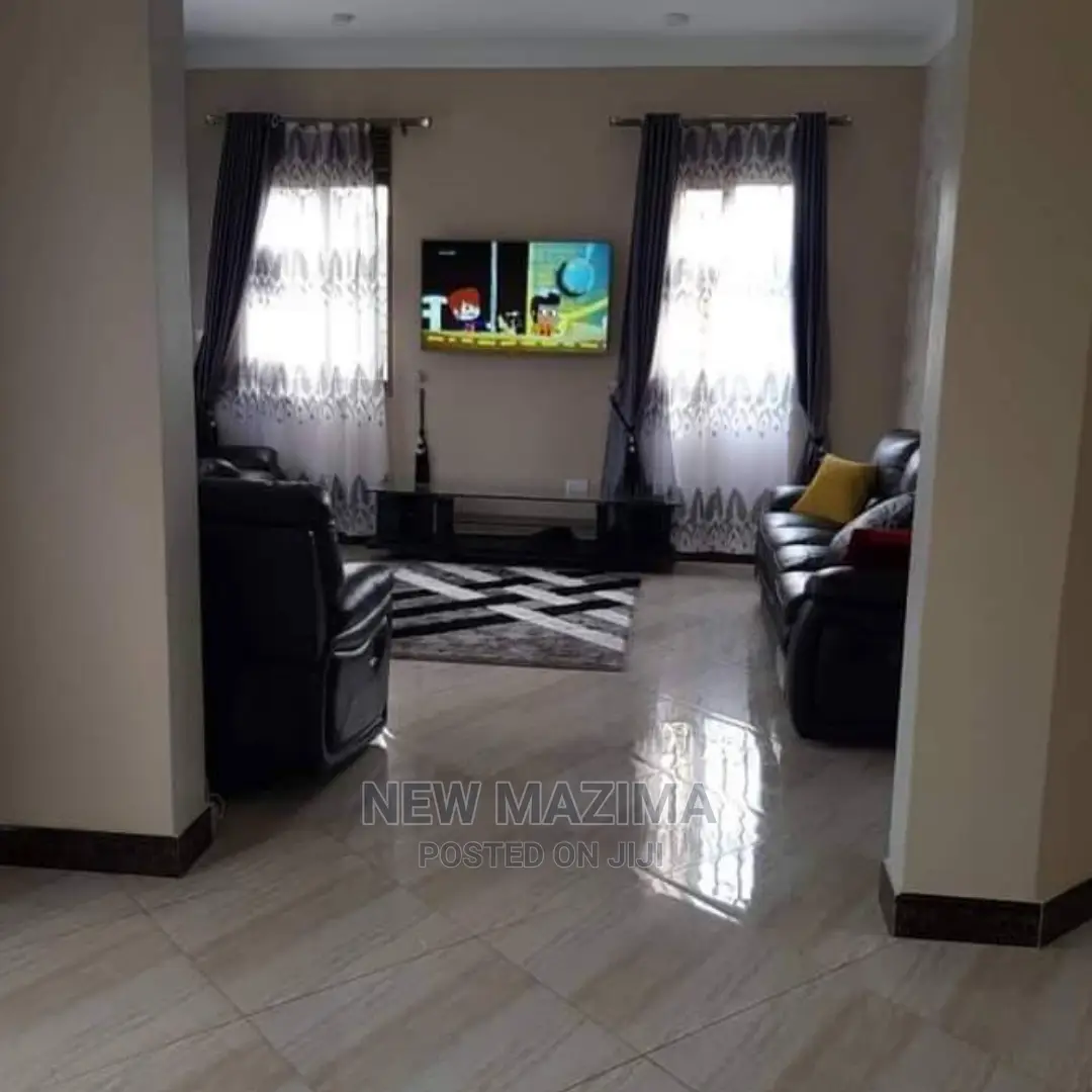 5bdrm Mansion in Buziga Heights, Division B for Sale