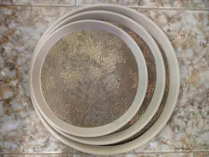 Round Trays