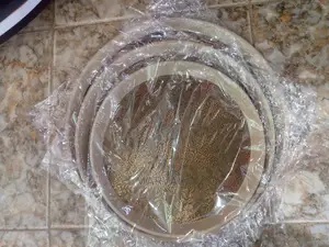 Round Trays